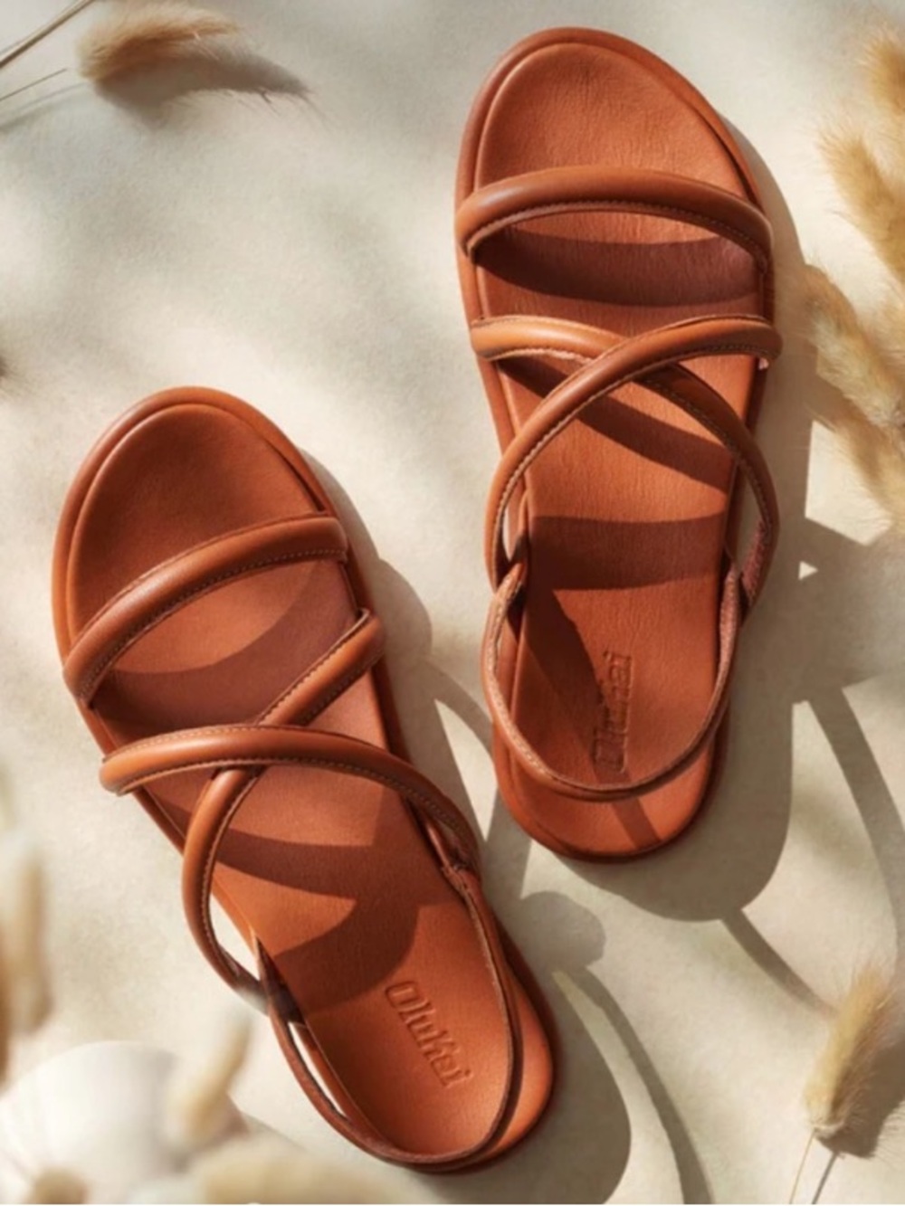 NEW OluKai Tiare Strappy Leather Flat Sandals, Camel Brown Fox, Size 5